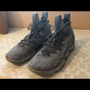 Nike Lebron 15